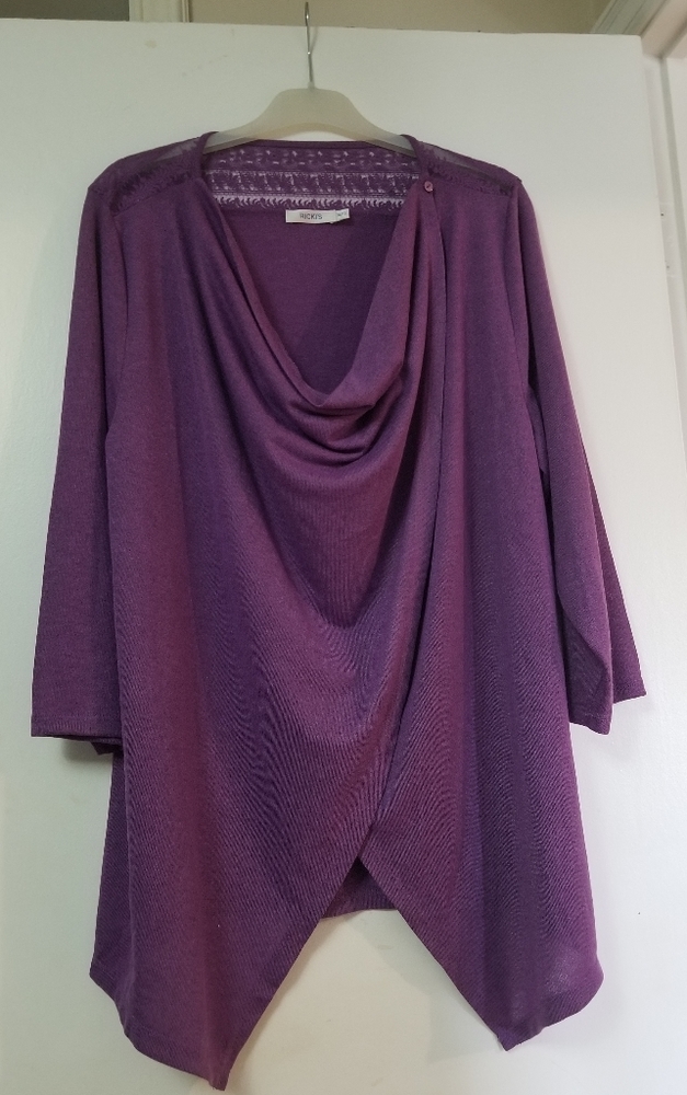 SWEATER / CARDIGAN - Picture 2 of 9